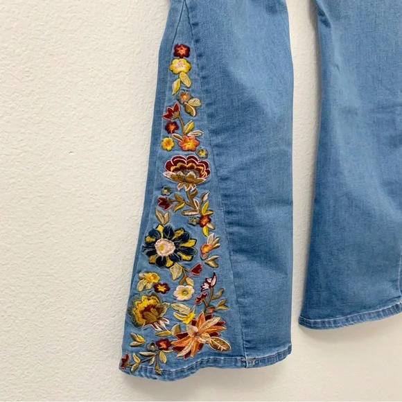 Telepatia Bell Bottom Floral Embroidered Jeans ~ 11 - Picture 9 of 10